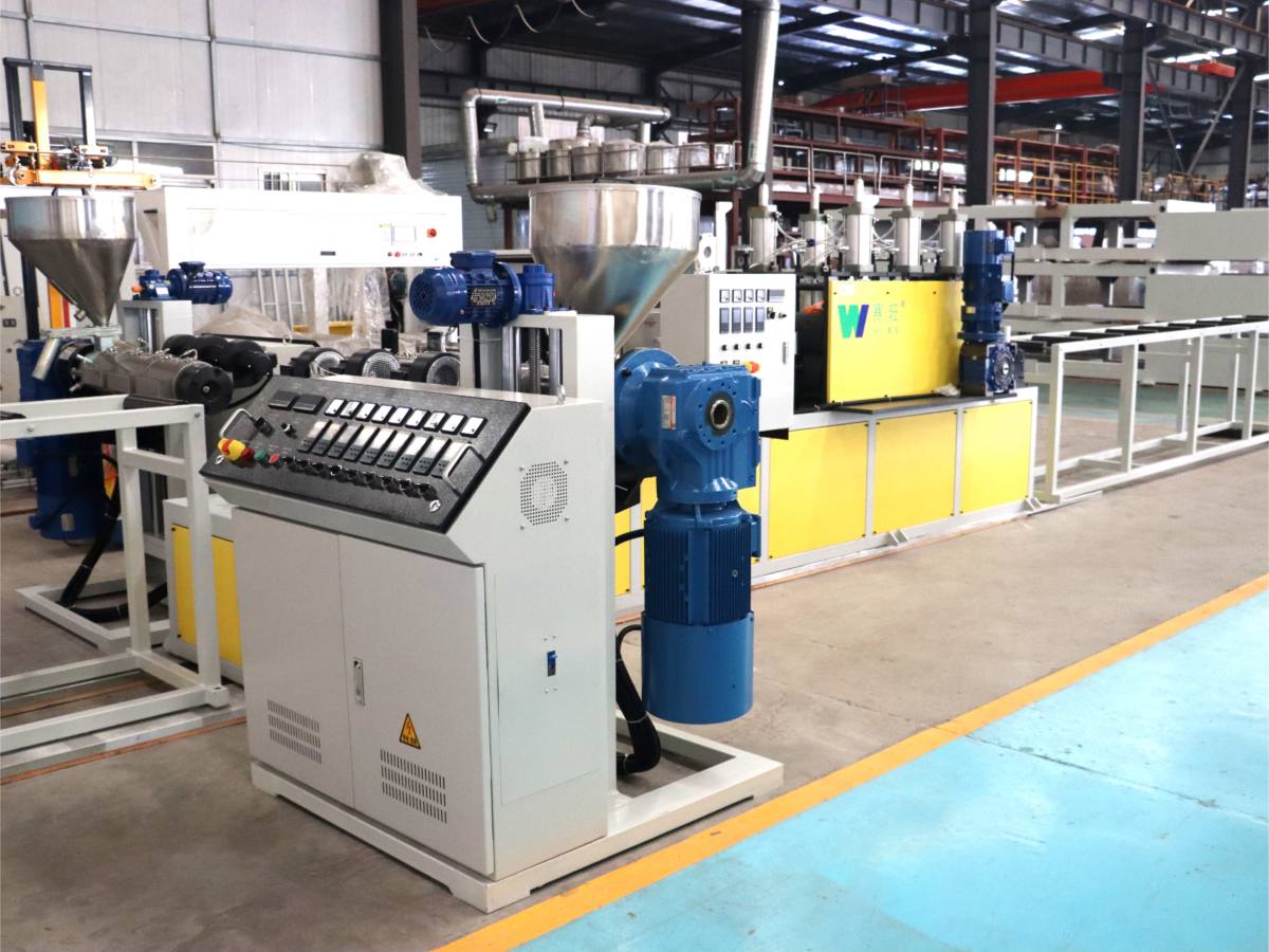 PVC aluminum profile co-extrusion production line